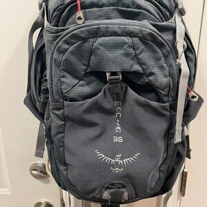 Osprey Manta AG 36 Hiking Hydration Pack - Grey - One Size